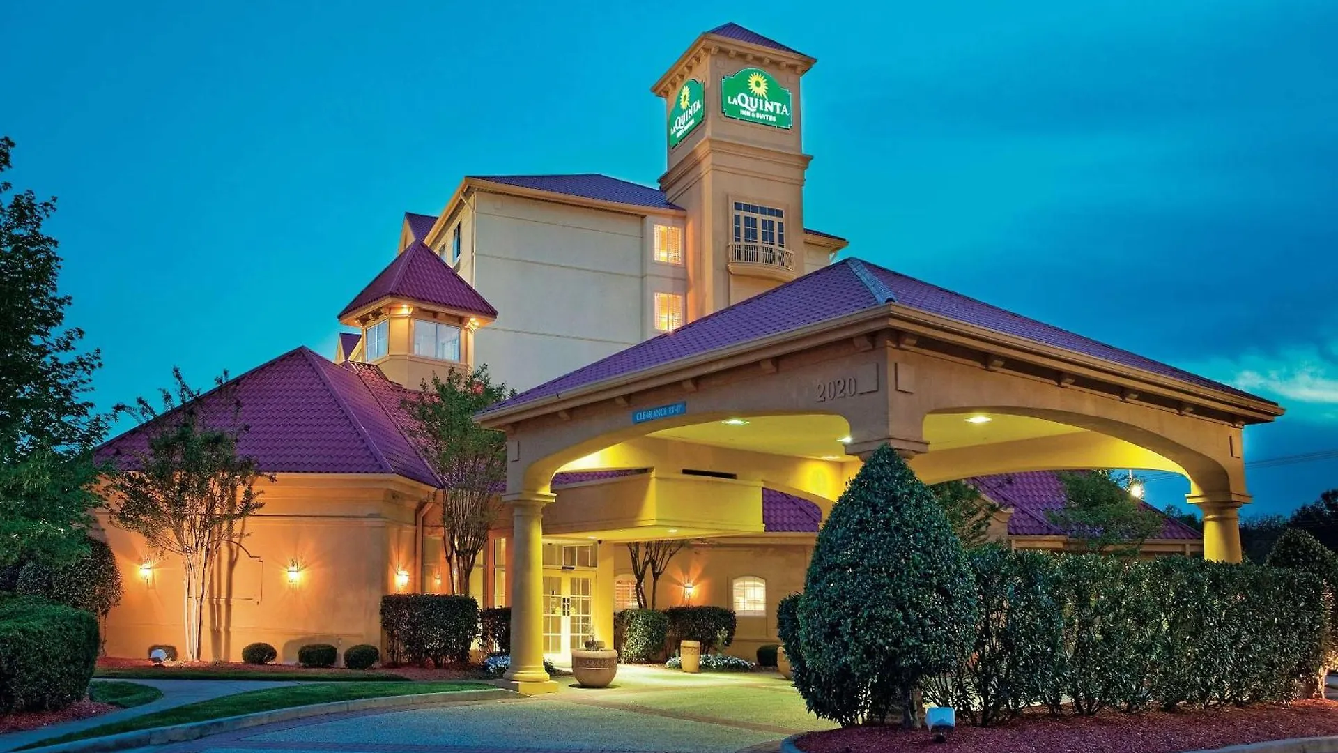 Where to Stay Near Old US 421 River Park: 5 Business Hotels