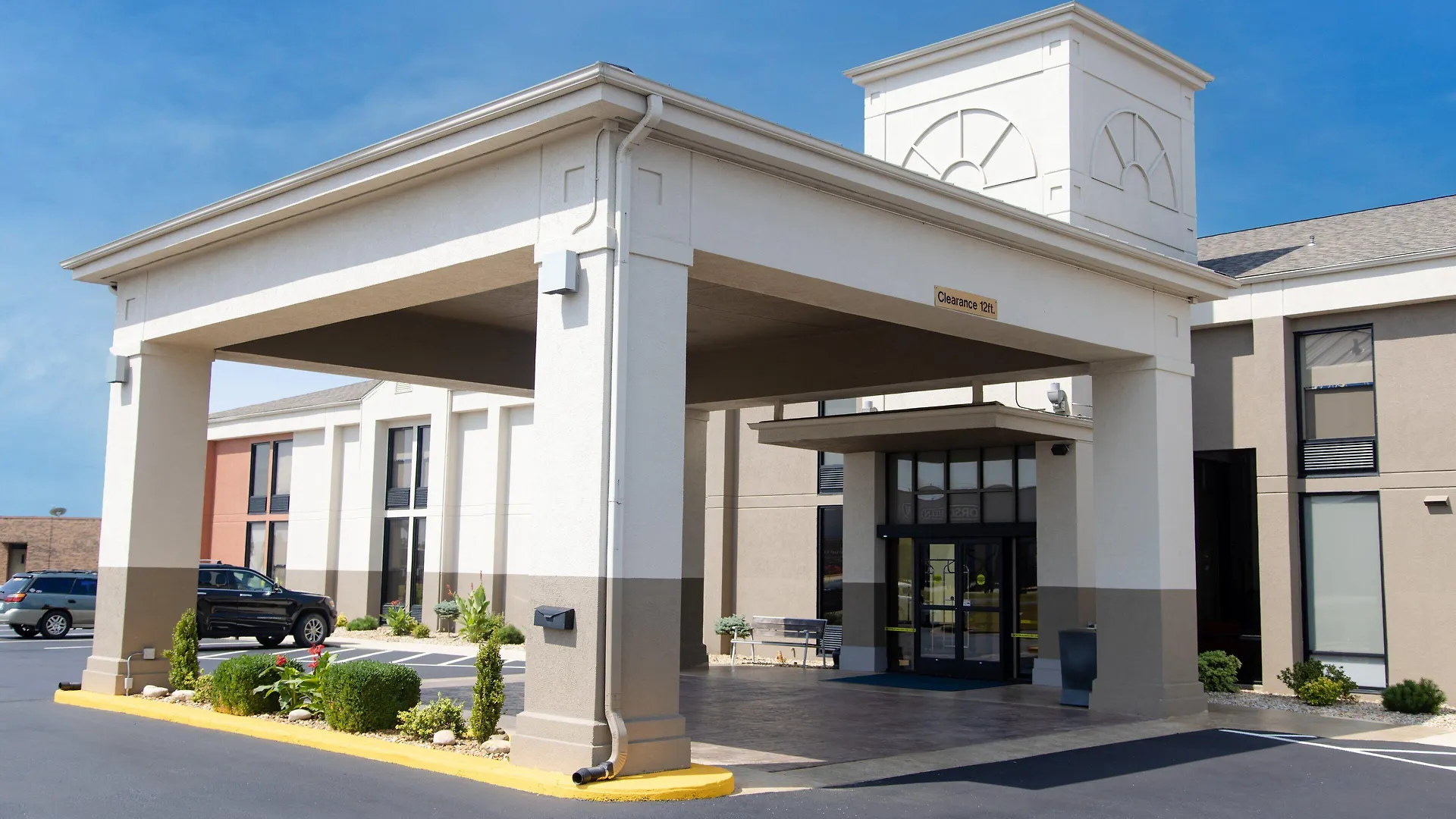 4 Top-Rated Holiday Inn Express Hotels in the Ozarks