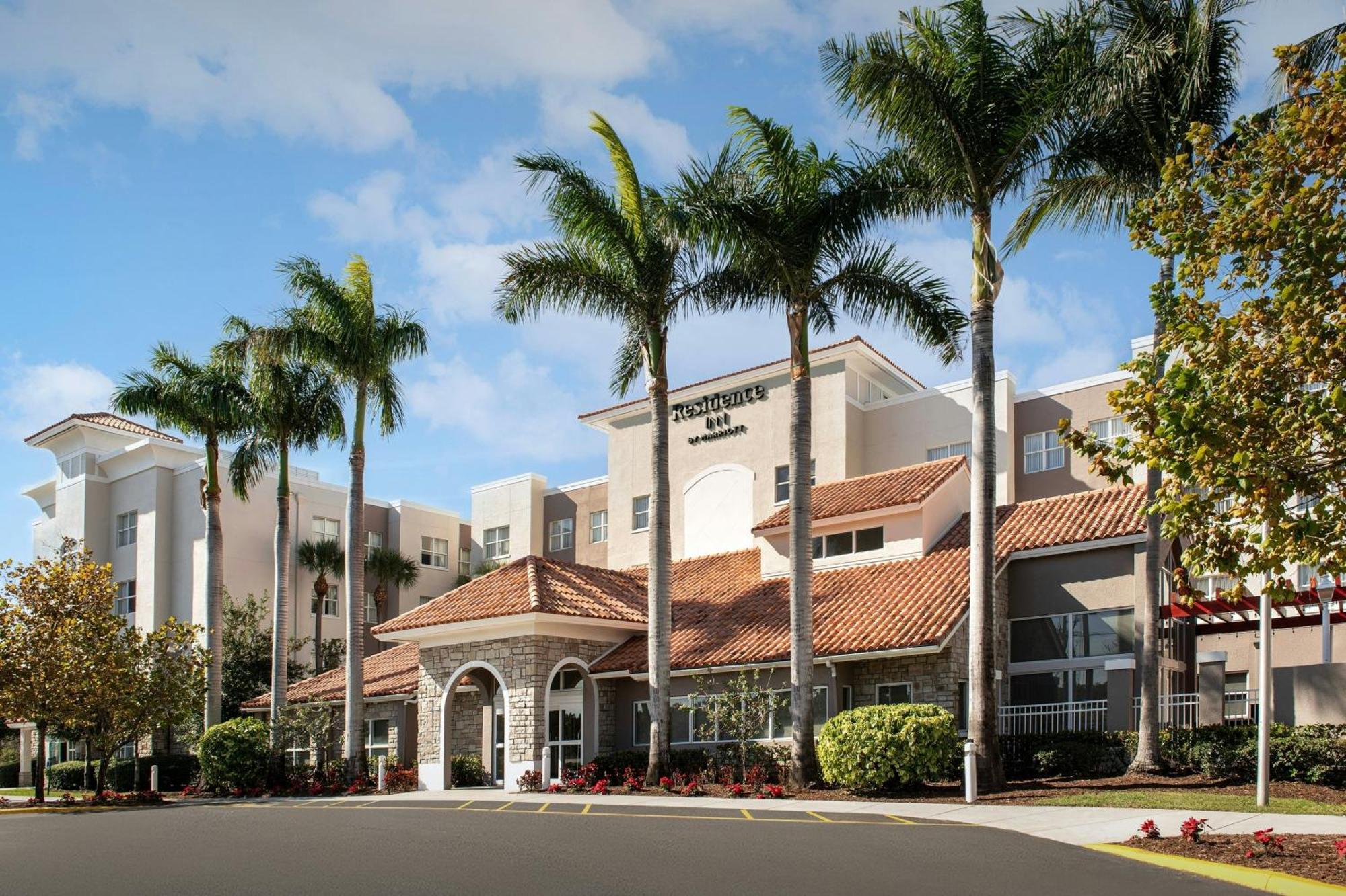 4 Beach Hotels Near Port Everglades Worth Booking Now