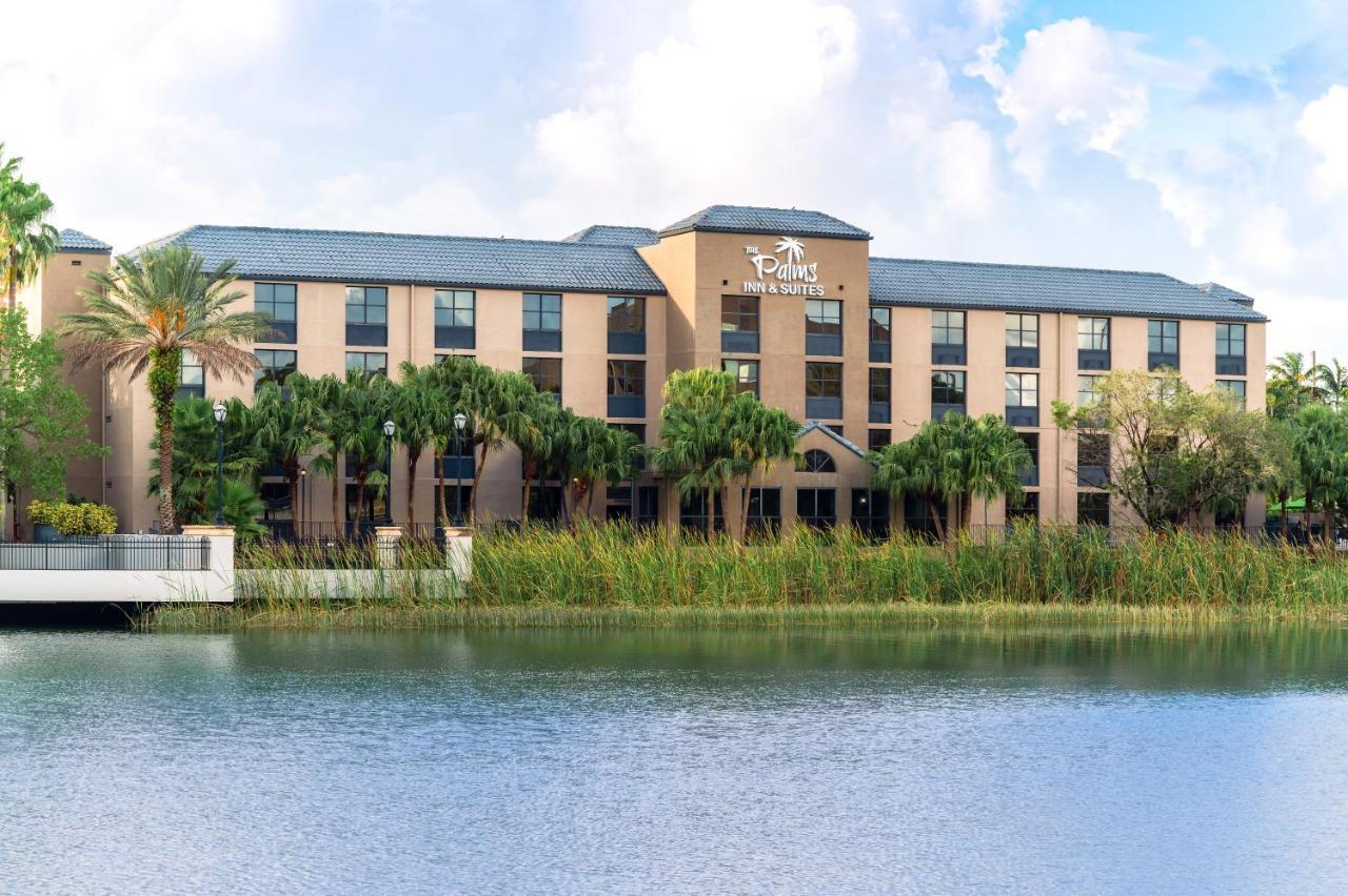 4 Business Hotels Near Tropical Park Worth Booking