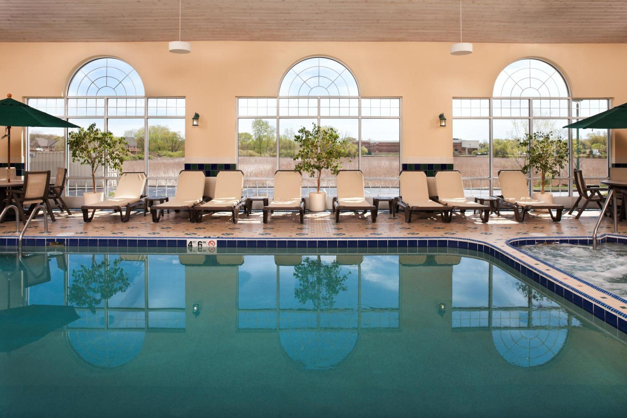 5 Business Hotels Close to Marx Park Worth Booking